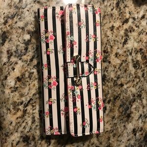 Floral wallet looks like a Betsy Johnson